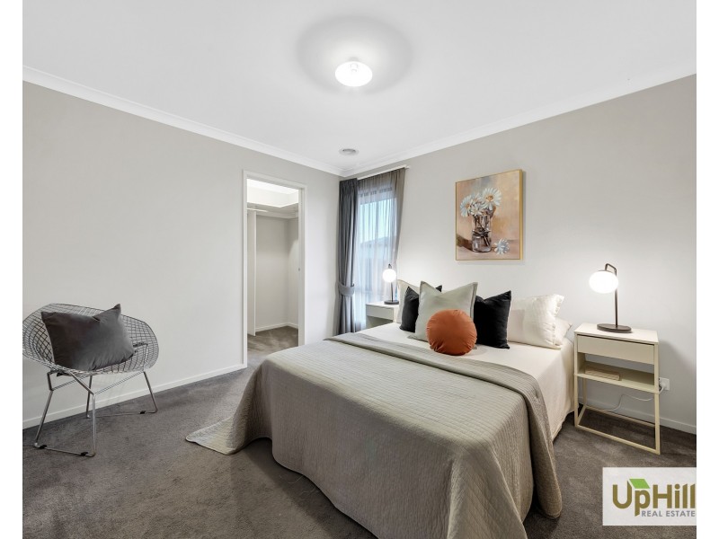 24 Compton Way, Clyde North VIC 3978
