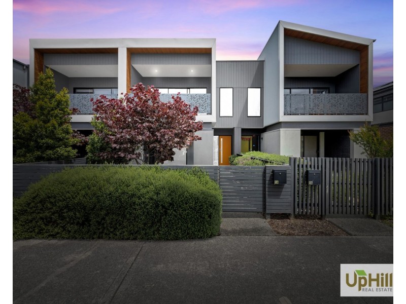 16 Spirit Boulevard, Cranbourne East VIC 3977