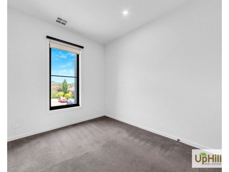 16 Spirit Boulevard, Cranbourne East VIC 3977
