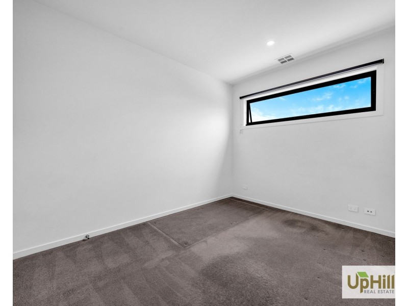 16 Spirit Boulevard, Cranbourne East VIC 3977