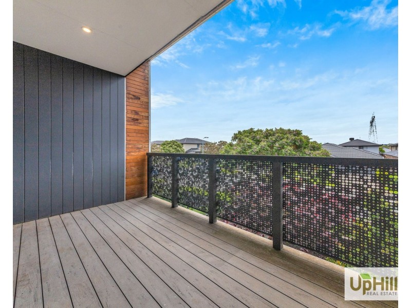 16 Spirit Boulevard, Cranbourne East VIC 3977