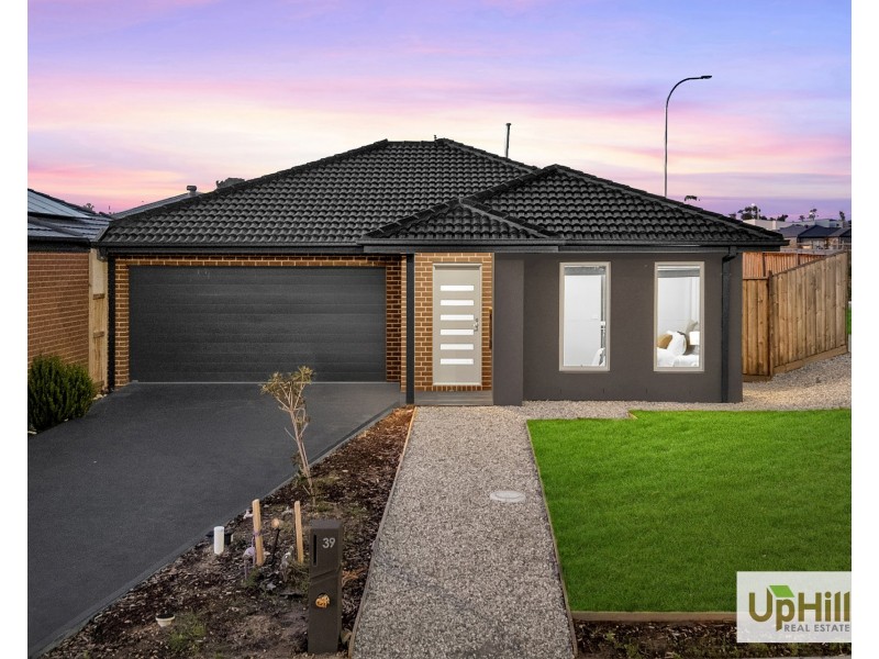 39 Cheddington Road, Cranbourne East VIC 3977
