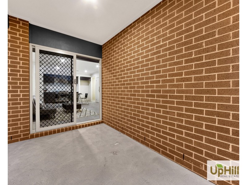 39 Cheddington Road, Cranbourne East VIC 3977