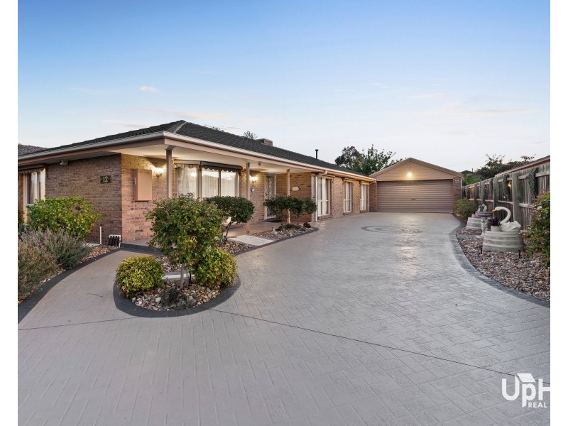 12 Princess Maria Place, Hampton Park VIC 3976