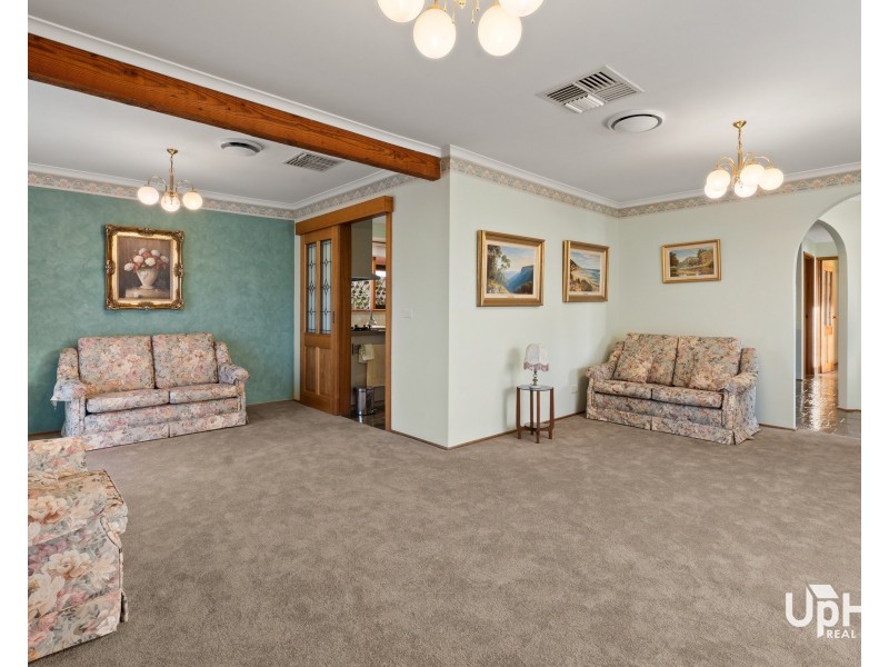 12 Princess Maria Place, Hampton Park VIC 3976