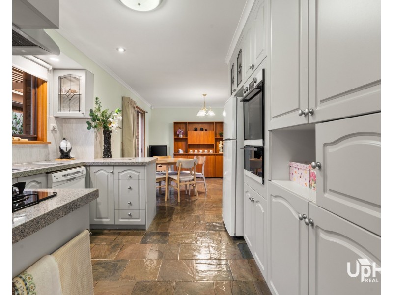 12 Princess Maria Place, Hampton Park VIC 3976