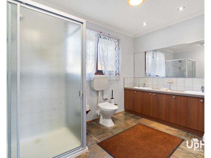 12 Princess Maria Place, Hampton Park VIC 3976