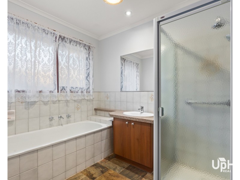 12 Princess Maria Place, Hampton Park VIC 3976