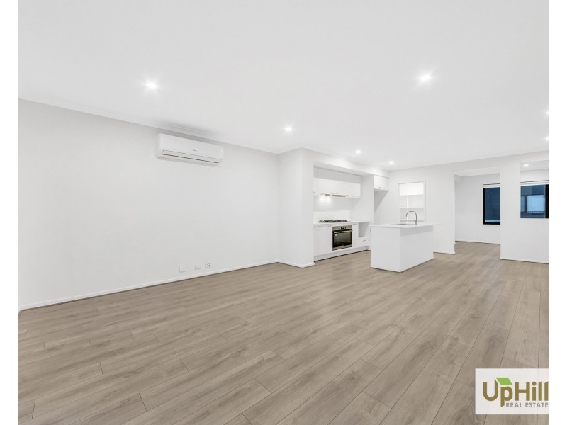 5 Davland Street, Clyde North VIC 3978