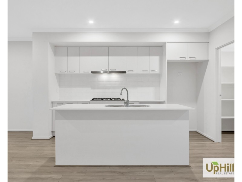 5 Davland Street, Clyde North VIC 3978