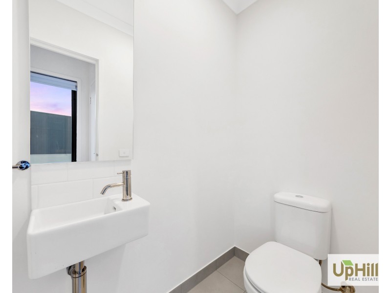 5 Davland Street, Clyde North VIC 3978