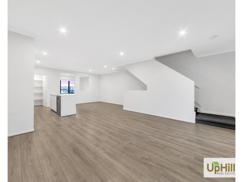 5 Davland Street, Clyde North VIC 3978