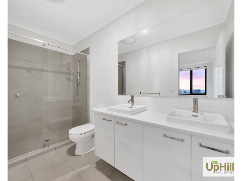 5 Davland Street, Clyde North VIC 3978