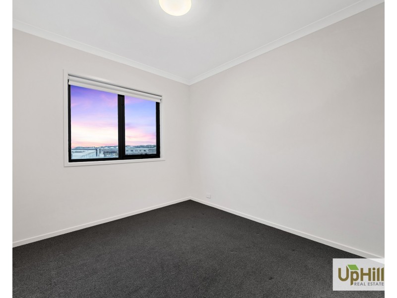 5 Davland Street, Clyde North VIC 3978