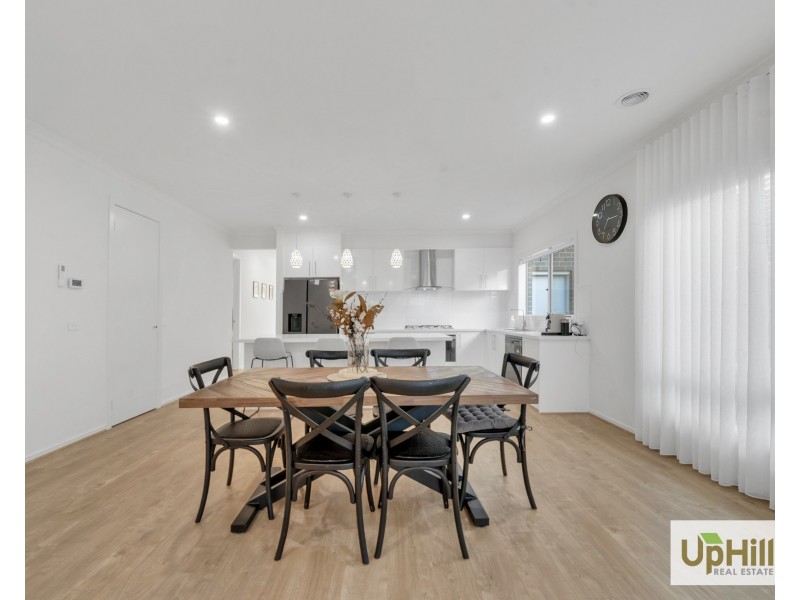 12 Thredbo Crescent, Clyde VIC 3978
