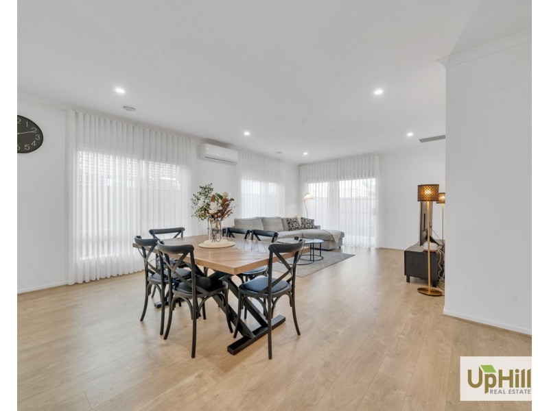12 Thredbo Crescent, Clyde VIC 3978