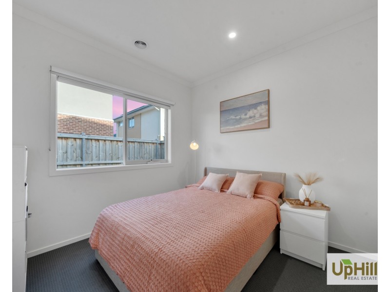 12 Thredbo Crescent, Clyde VIC 3978