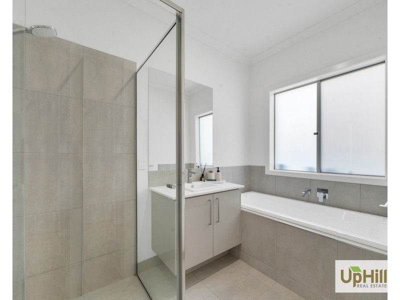 12 Thredbo Crescent, Clyde VIC 3978