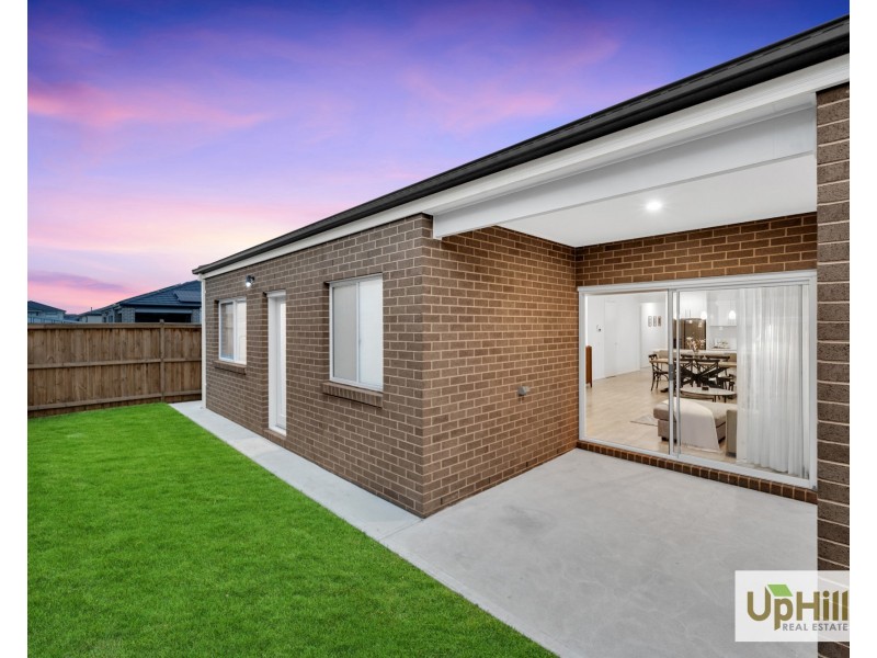 12 Thredbo Crescent, Clyde VIC 3978