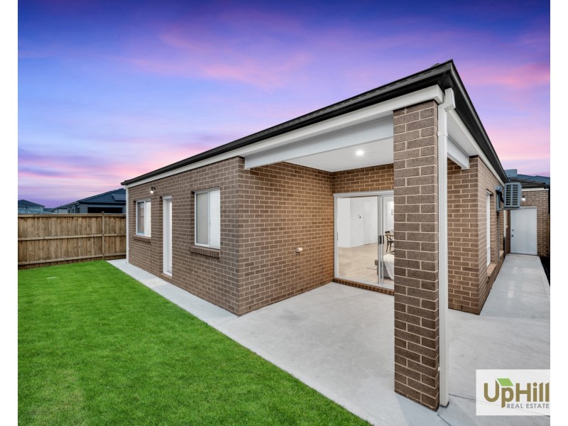 12 Thredbo Crescent, Clyde VIC 3978