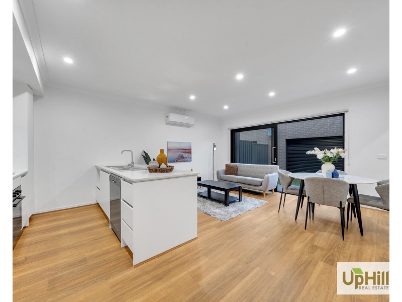 5 Oasis Place, Clyde North VIC 3978