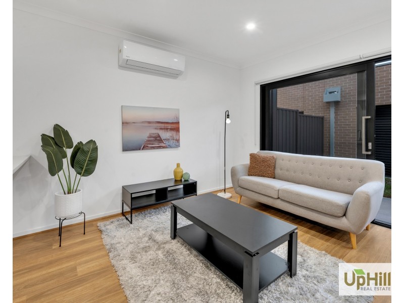 5 Oasis Place, Clyde North VIC 3978