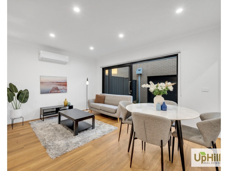 5 Oasis Place, Clyde North VIC 3978