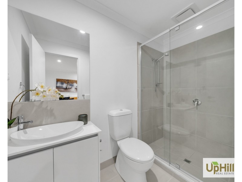 5 Oasis Place, Clyde North VIC 3978