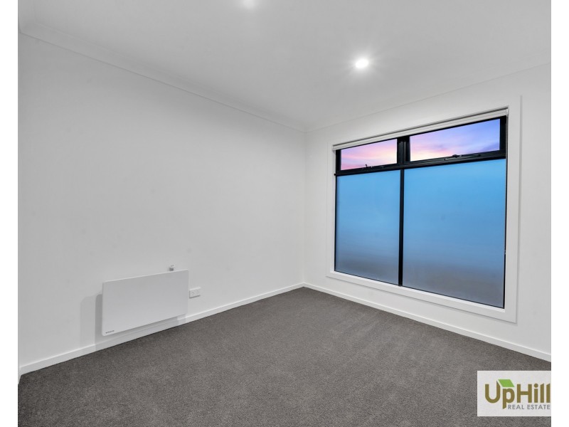 5 Oasis Place, Clyde North VIC 3978