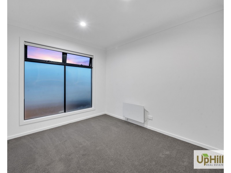 5 Oasis Place, Clyde North VIC 3978