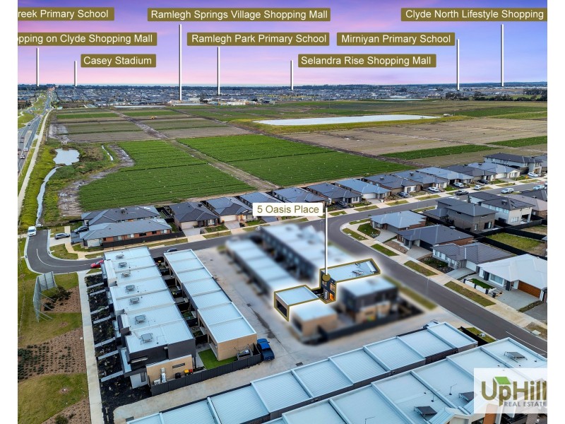 5 Oasis Place, Clyde North VIC 3978