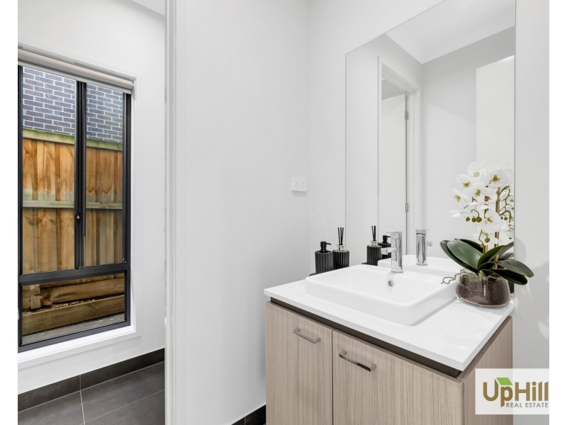 26 Greenslate Street, Clyde North VIC 3978
