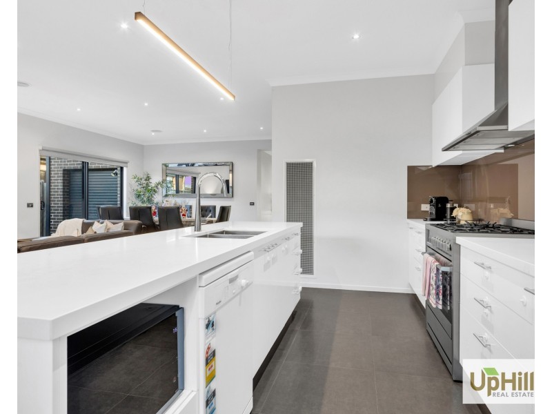 26 Greenslate Street, Clyde North VIC 3978