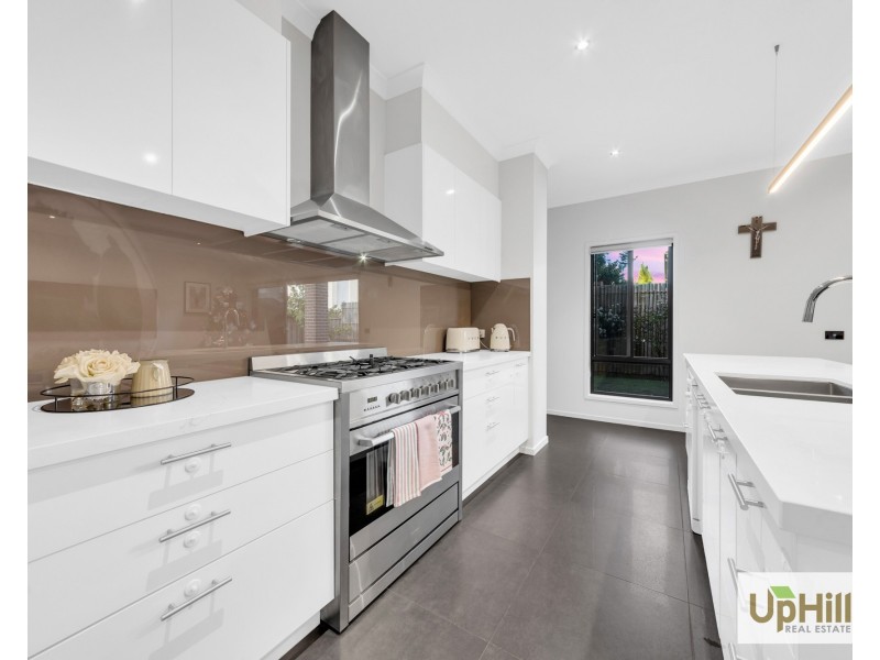 26 Greenslate Street, Clyde North VIC 3978