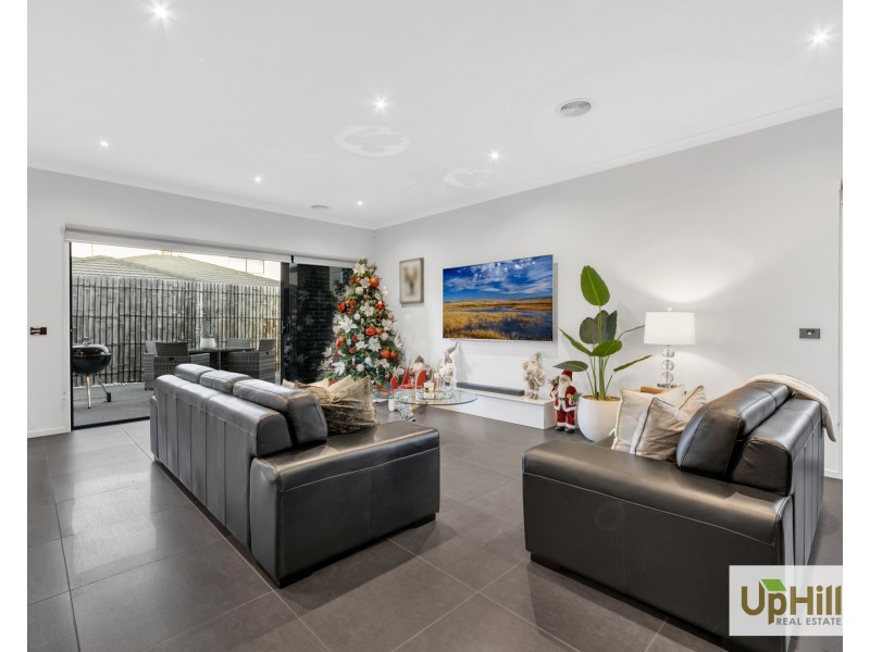 26 Greenslate Street, Clyde North VIC 3978