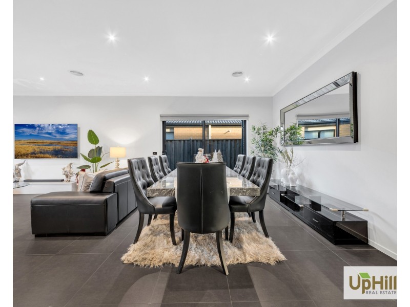 26 Greenslate Street, Clyde North VIC 3978