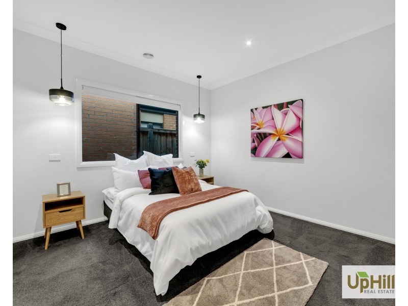 11  Langshan Road, Clyde North VIC 3978