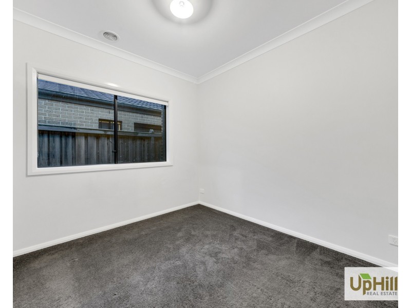 11  Langshan Road, Clyde North VIC 3978