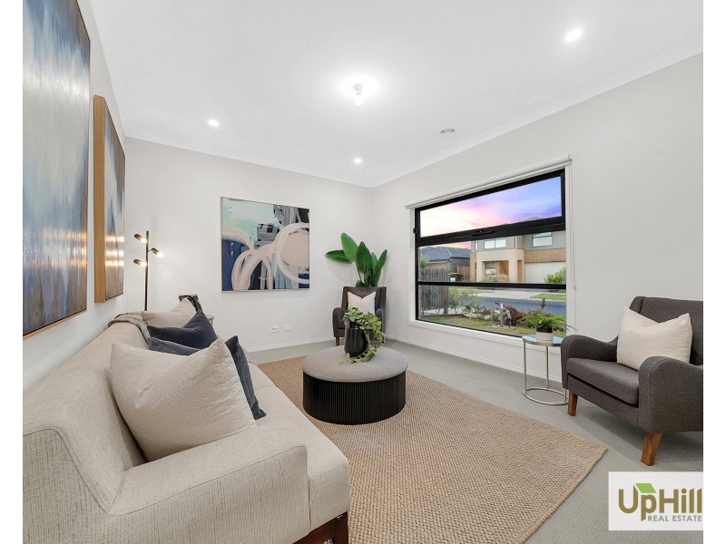 11 Diversity Road, Clyde North VIC 3978