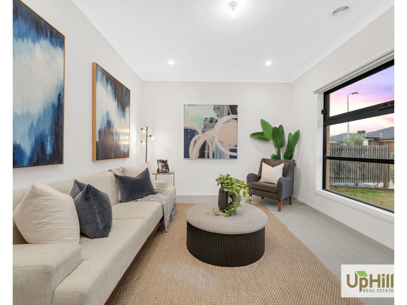 11 Diversity Road, Clyde North VIC 3978