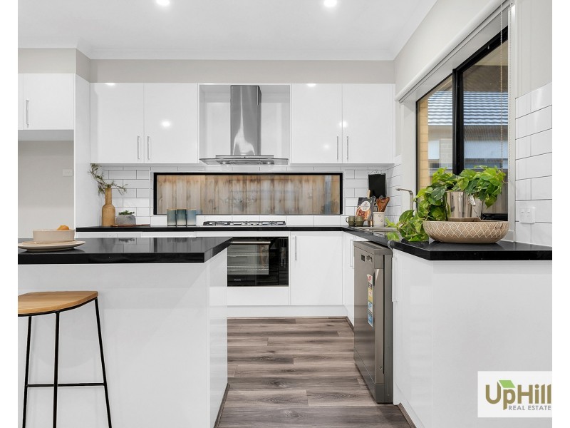 11 Diversity Road, Clyde North VIC 3978