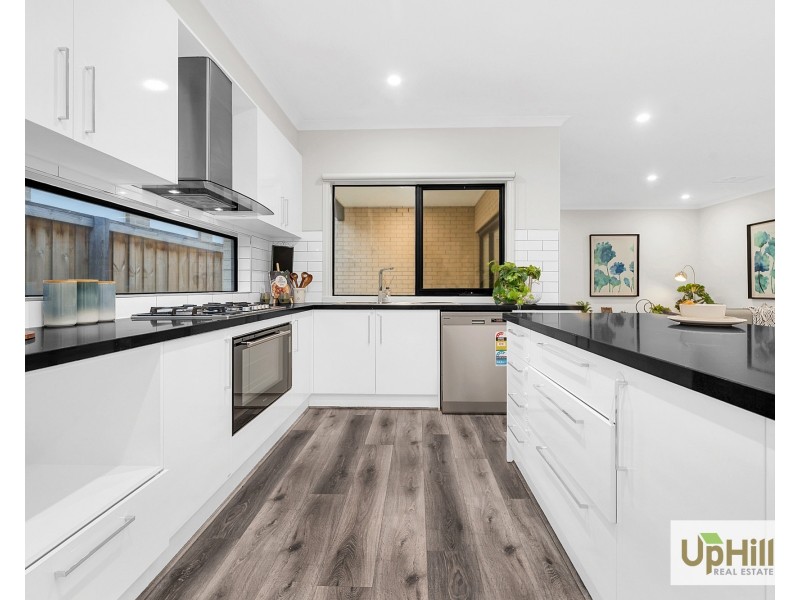 11 Diversity Road, Clyde North VIC 3978