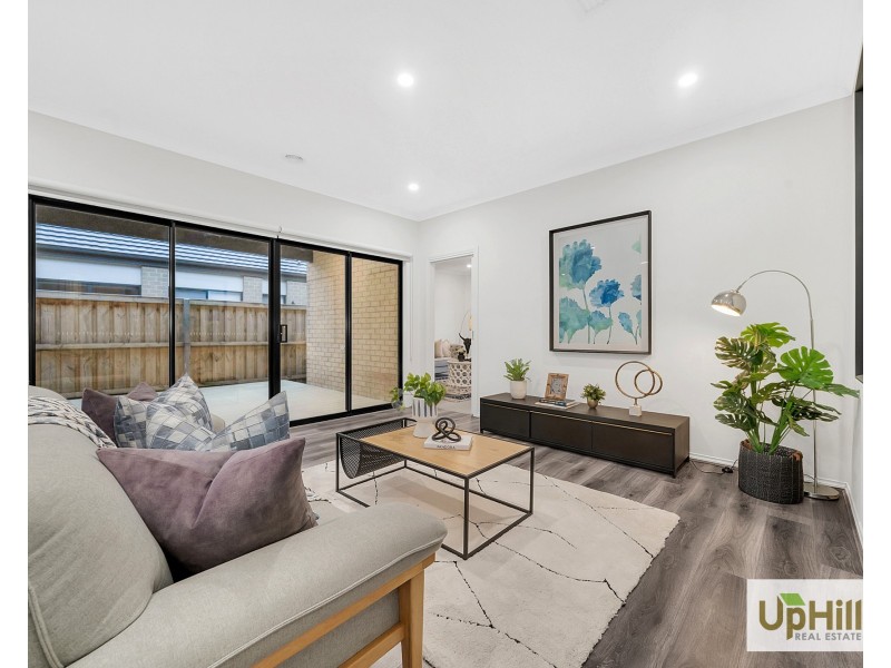 11 Diversity Road, Clyde North VIC 3978
