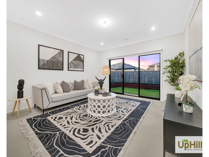 11 Diversity Road, Clyde North VIC 3978