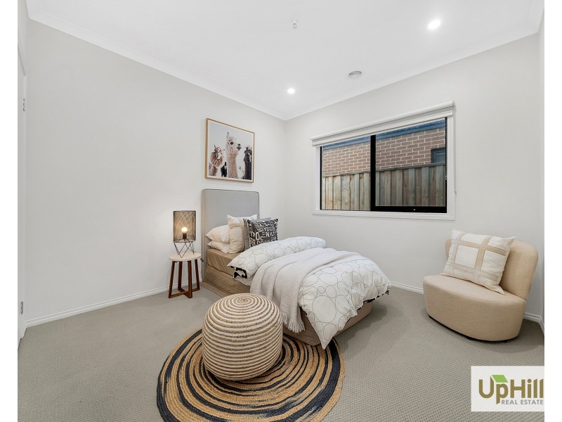 11 Diversity Road, Clyde North VIC 3978