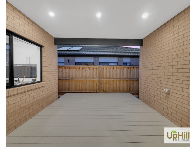 11 Diversity Road, Clyde North VIC 3978
