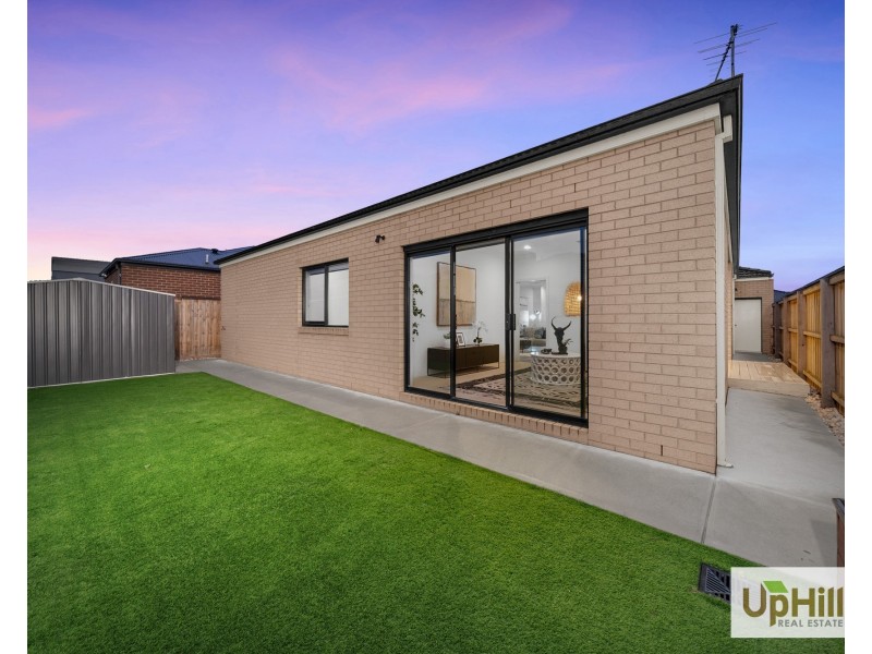 11 Diversity Road, Clyde North VIC 3978