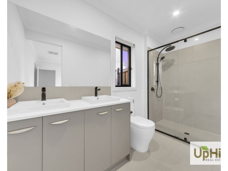 25 Baseline Way, Clyde VIC 3978