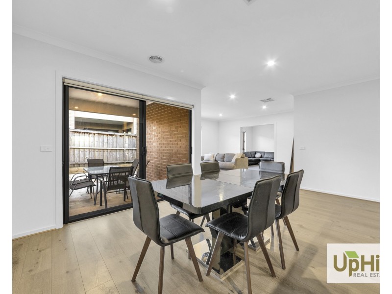 25 Baseline Way, Clyde VIC 3978