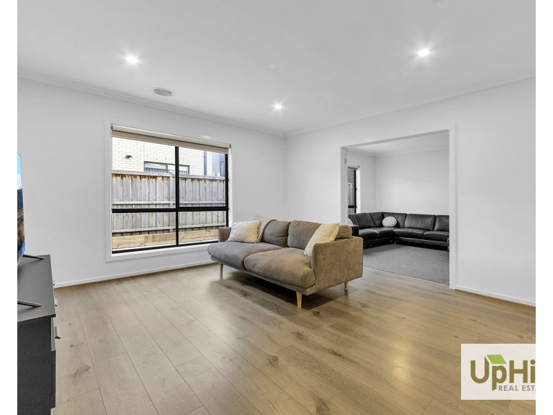 25 Baseline Way, Clyde VIC 3978